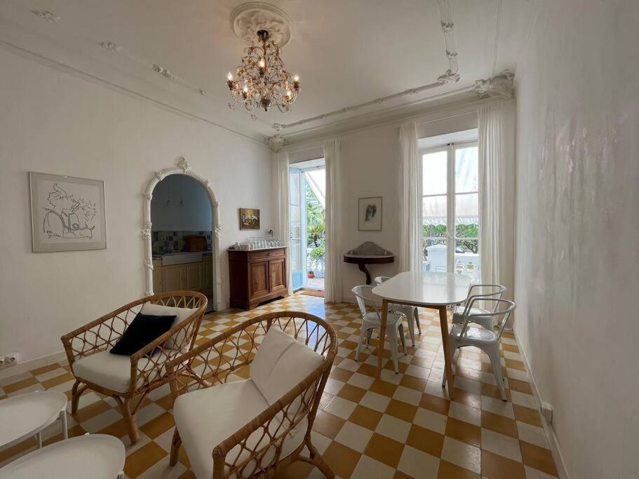 Beautiful Garden Apartment Steps From The Beach 芒通 外观 照片