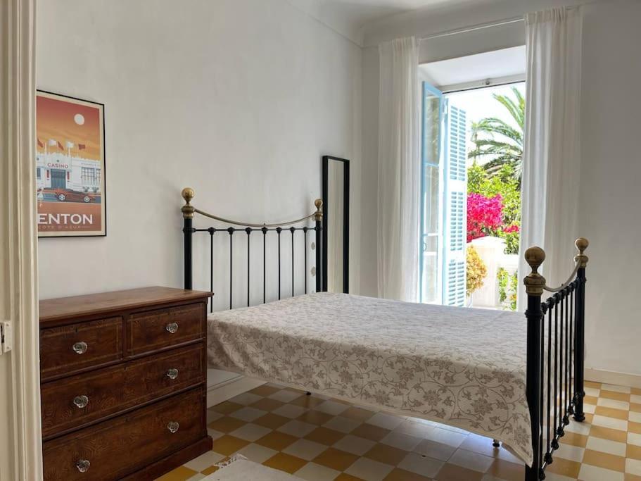 Beautiful Garden Apartment Steps From The Beach 芒通 外观 照片
