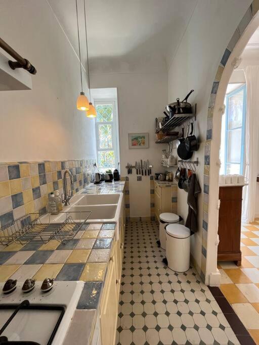 Beautiful Garden Apartment Steps From The Beach 芒通 外观 照片
